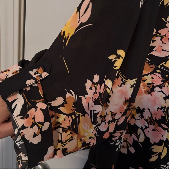 Floral Torrid blouse (EUC) - Picture 5 of 6